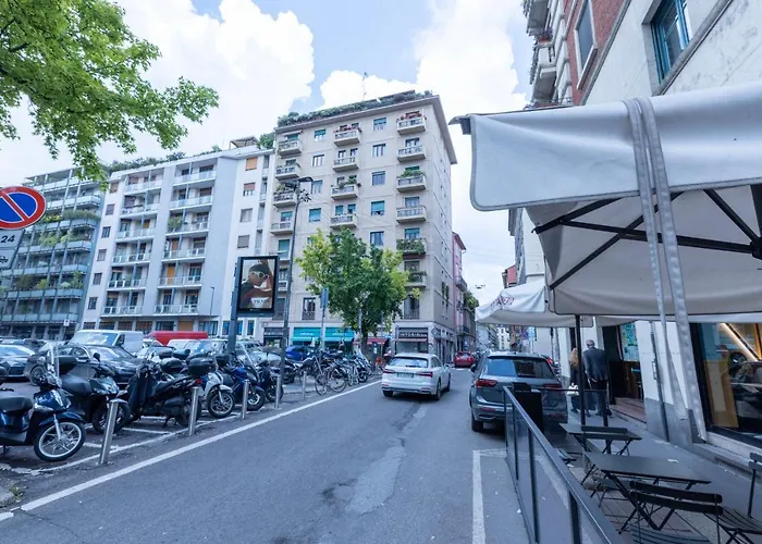 Flat 5 Min From Duomo With Park For Small Cars